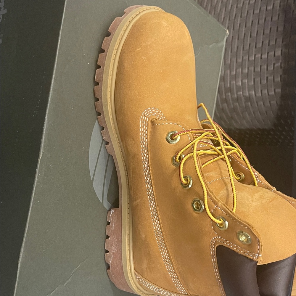 Timberland Kids Boots in Tan and Yellow